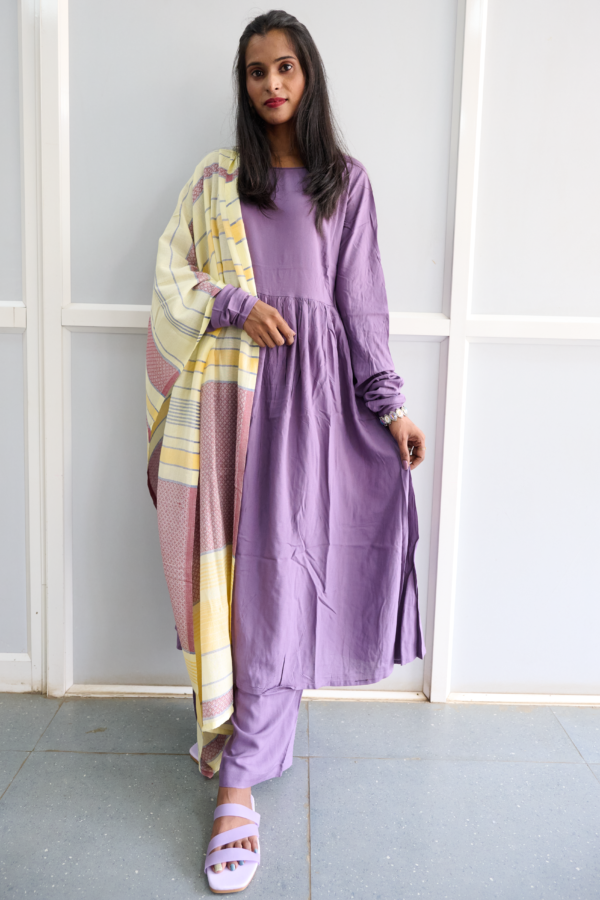 Kurta Set(Kurta Plazo Dupatta) FL1133 Lavender - Image 3